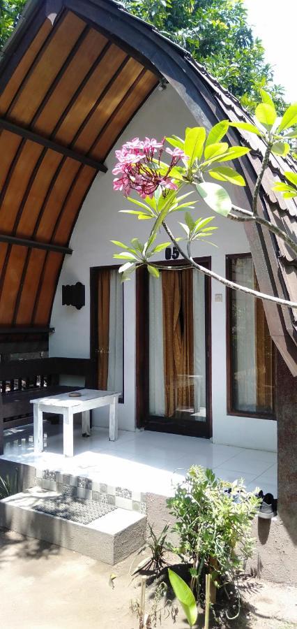 Hello Lumbung Homestay Gili Air Bagian luar foto